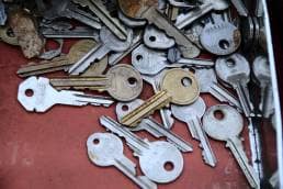 carrying too many keys around, letting go, focus on the essentials, simplify your life